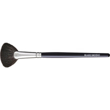 Load image into Gallery viewer, HAKUHODO F6131N Highlighter Brush Ougi short and fan shaped Blue squirrel & Synthetic fiber