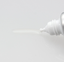 Load image into Gallery viewer, Rohto MERANO CC medicinal stains intensive measures Essence 20mL