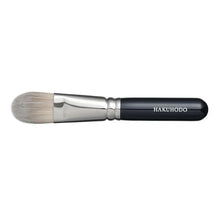 Load image into Gallery viewer, HAKUHODO I519 Foundation Brush Round &amp; Flat Synthetic fiber
