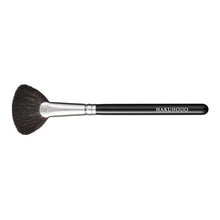 Load image into Gallery viewer, HAKUHODO F series F6131 Highlighter Brush Ougi short and fan shaped Blue squirrel
